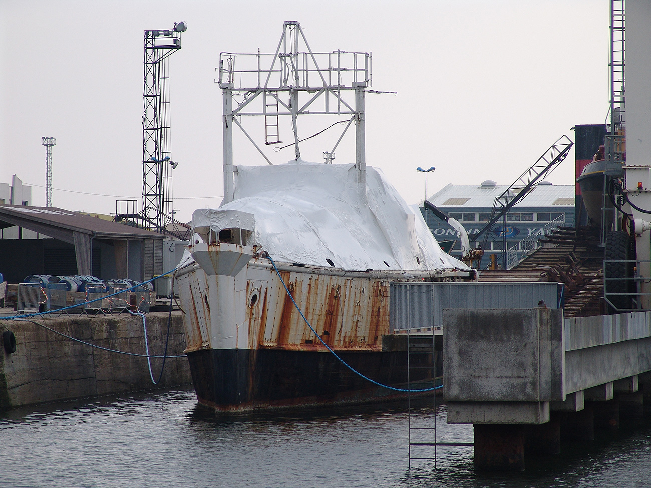 Calypso du Commandant Cousteau en 2006 - Port de la Rochelle
