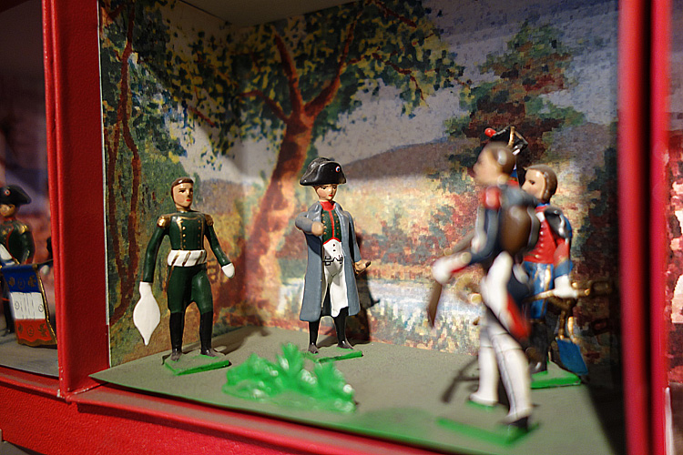 Figurines de plomb - Les figurines qui se vendent le plus, sont bien évidemment Napoléon /Empire, 
puis vient la guerre de 14-18, puis le cirque et en dernier les métiers. © Photogriffon