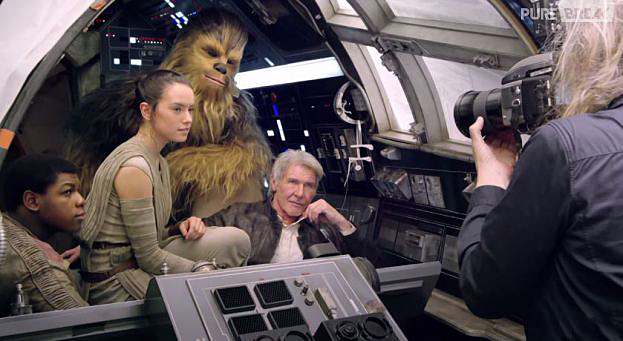 John Boyega, Daisy Ridley, Cchewie and Harrison Ford in Millenium Falcon © Photo sous Copyright 