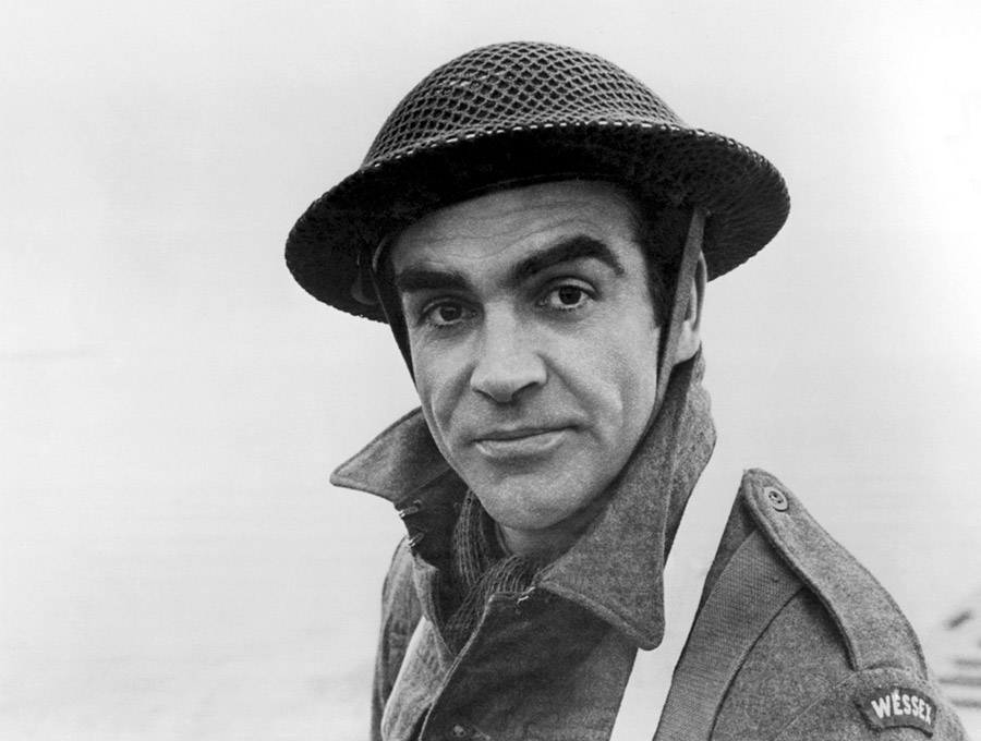 Sean Connery en soldat anglais dans le film Le jour le plus long - 1962 © Photo sous Copyright 