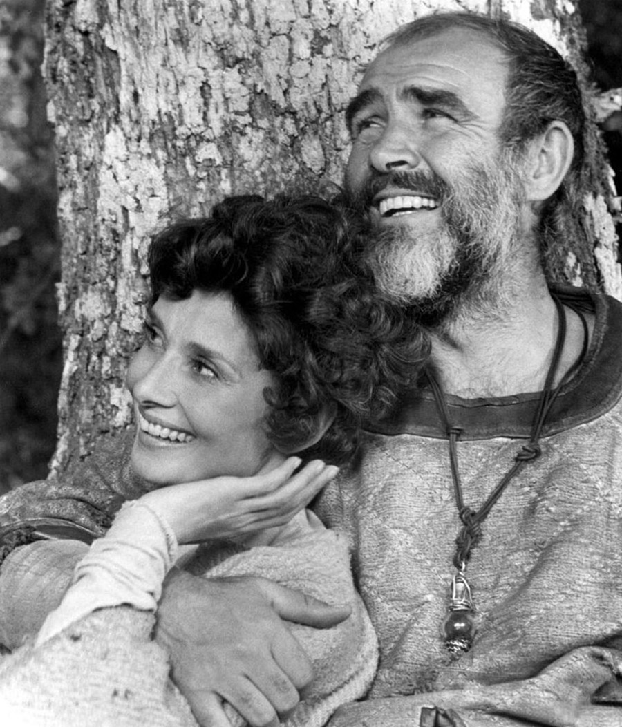 Sean Connery avec Audrey Hepburn dans le film "La rose et la flèche" - 1976
© Photo sous Copyright