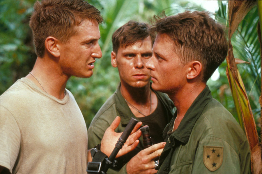 Michael J Fox with Sean Penn in the film outrage © Photo : copyright