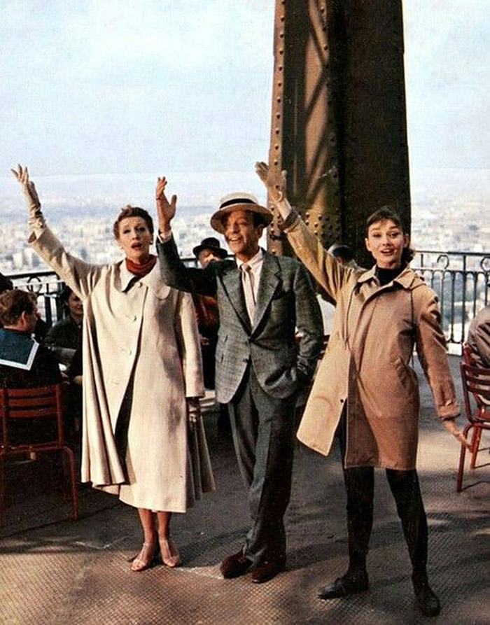 Kay Thompson, Fred Astaire et Audrey Hepburn dans la Tour Eiffel - Paris - France