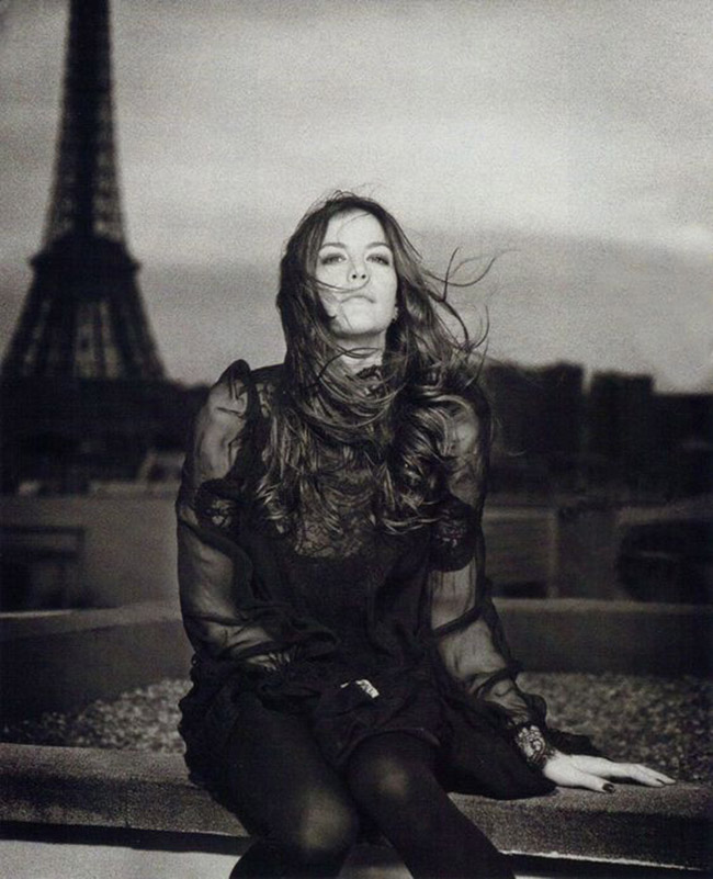 Liv Tyler devant la Tour Eiffel - Paris - France