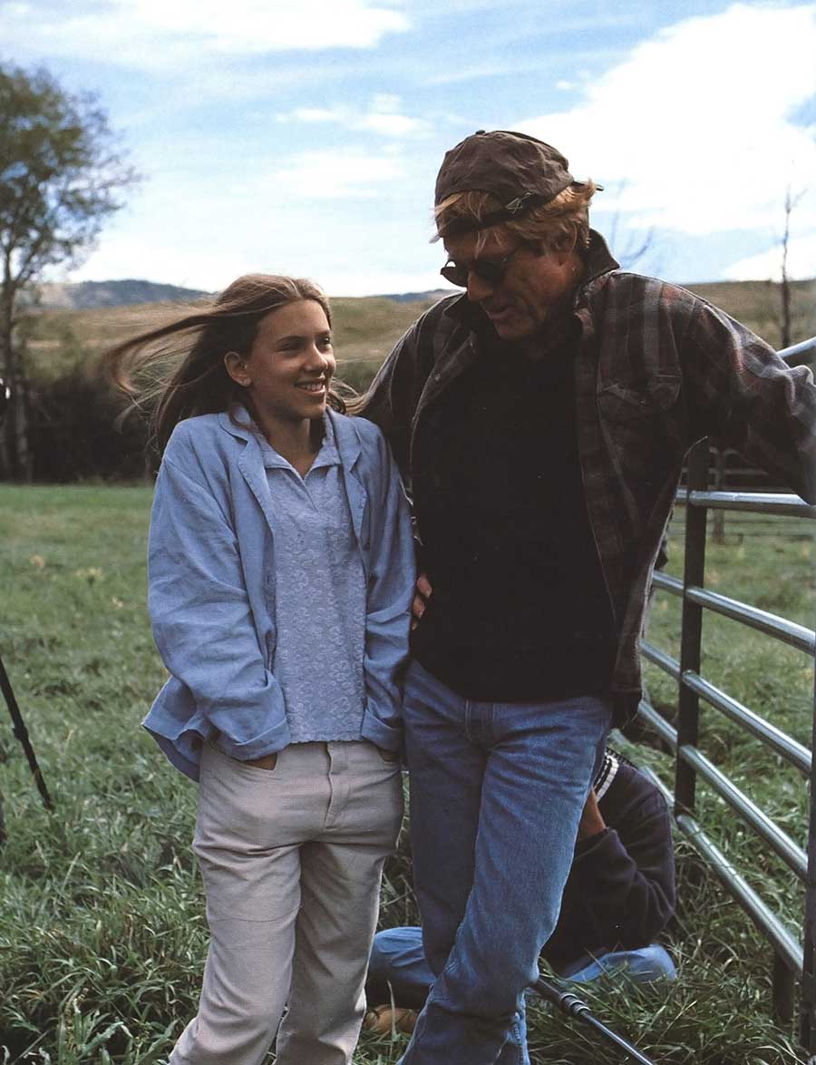 Scarlett Johansson et Robert Redford sur le tournage du film"The Horse Whisperer"