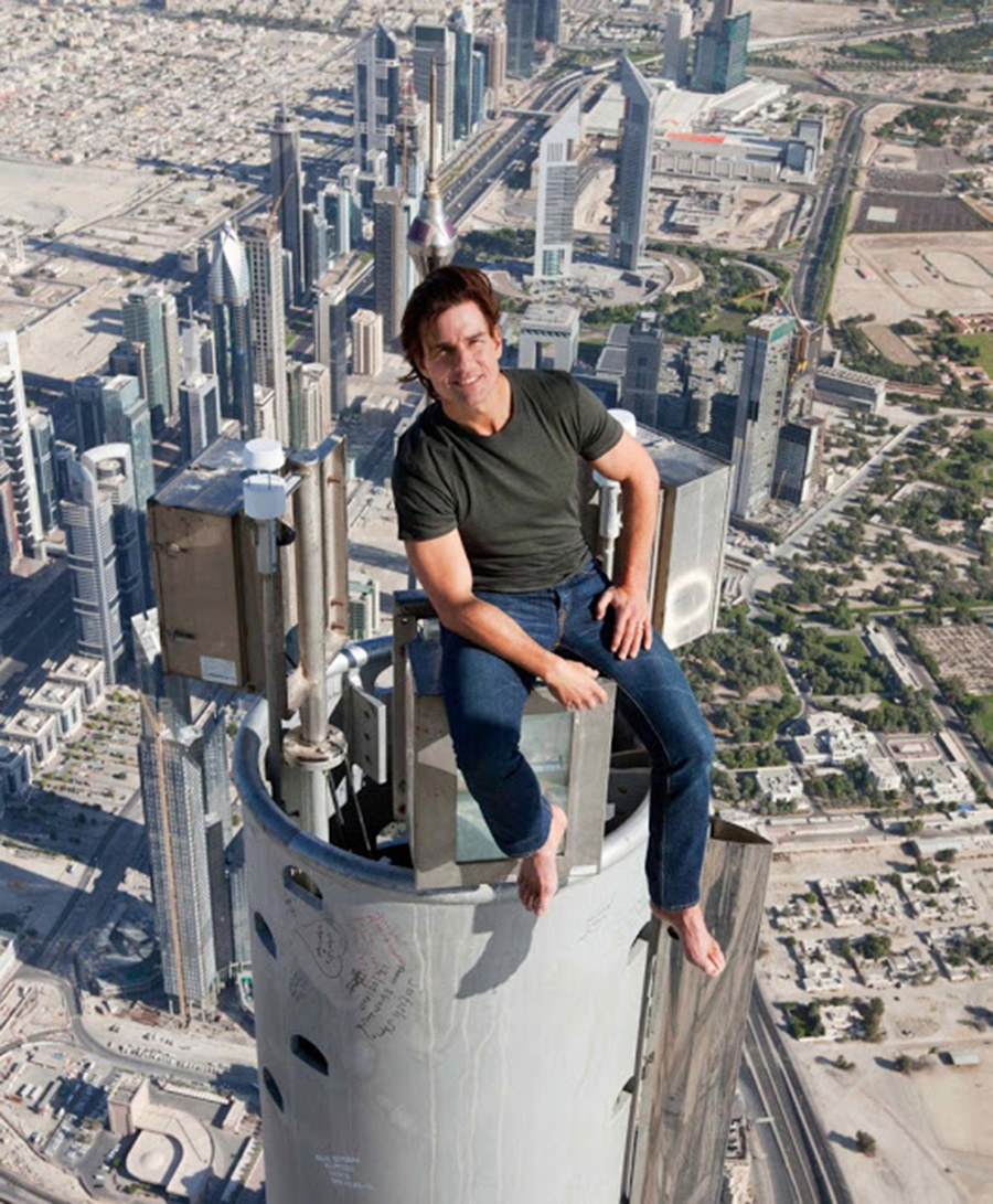 TOM-CRUISE-Behing-the-scene-en-haut-de-Burj-Khalifa-800m-3.jpg