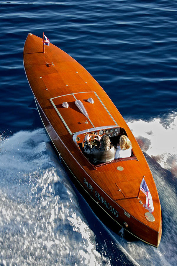 Wooden race boat by Steven LAPKIN ( Copyright photo : DR) 