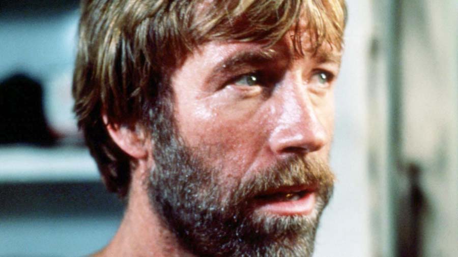 Chuck Norris apprend les arts martiux pour ses films