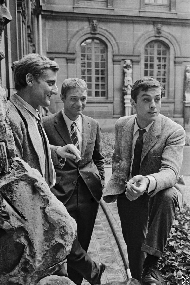 Alain Delon avec Bruno Crémer et Pierre Vaneck sur le tournage du film" Paris Brûle-t-il - 1966 © Photo sous Copyright