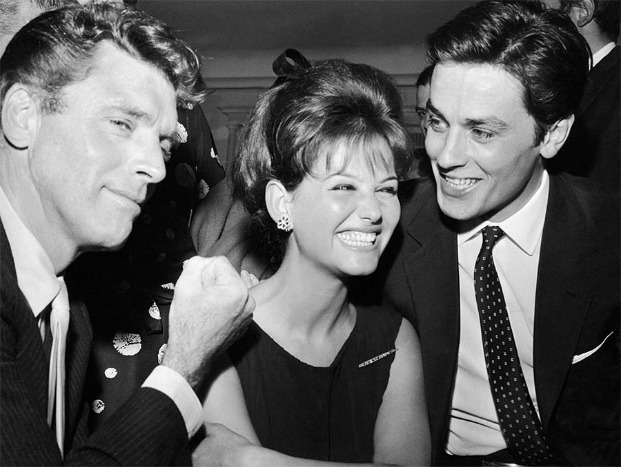Alain Delon avec Burt Lancaster et Claudia Cardinale à la première du Film "Le Guépard" - 1960 © Photo sous Copyright