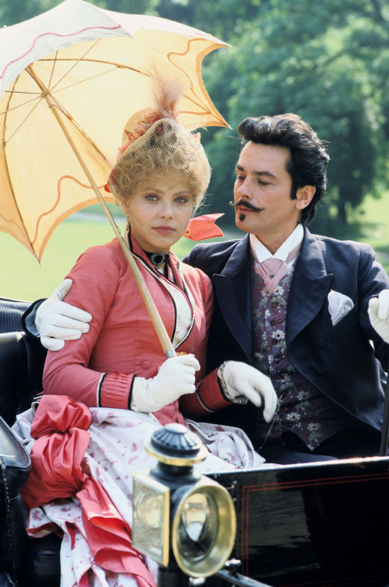 Alain Delon et Ornella Muti, magnifique dens le film "Un amour de swan" - 1984 © Photo sous Copyright
