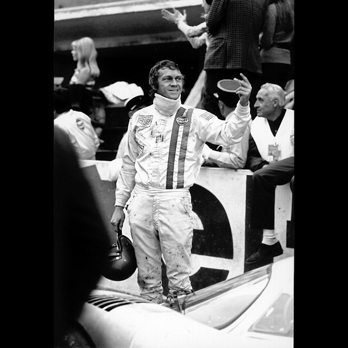Steve McQueen sur le tournage du film "Le Mans" © Photo by : Lion André de Lourmel 